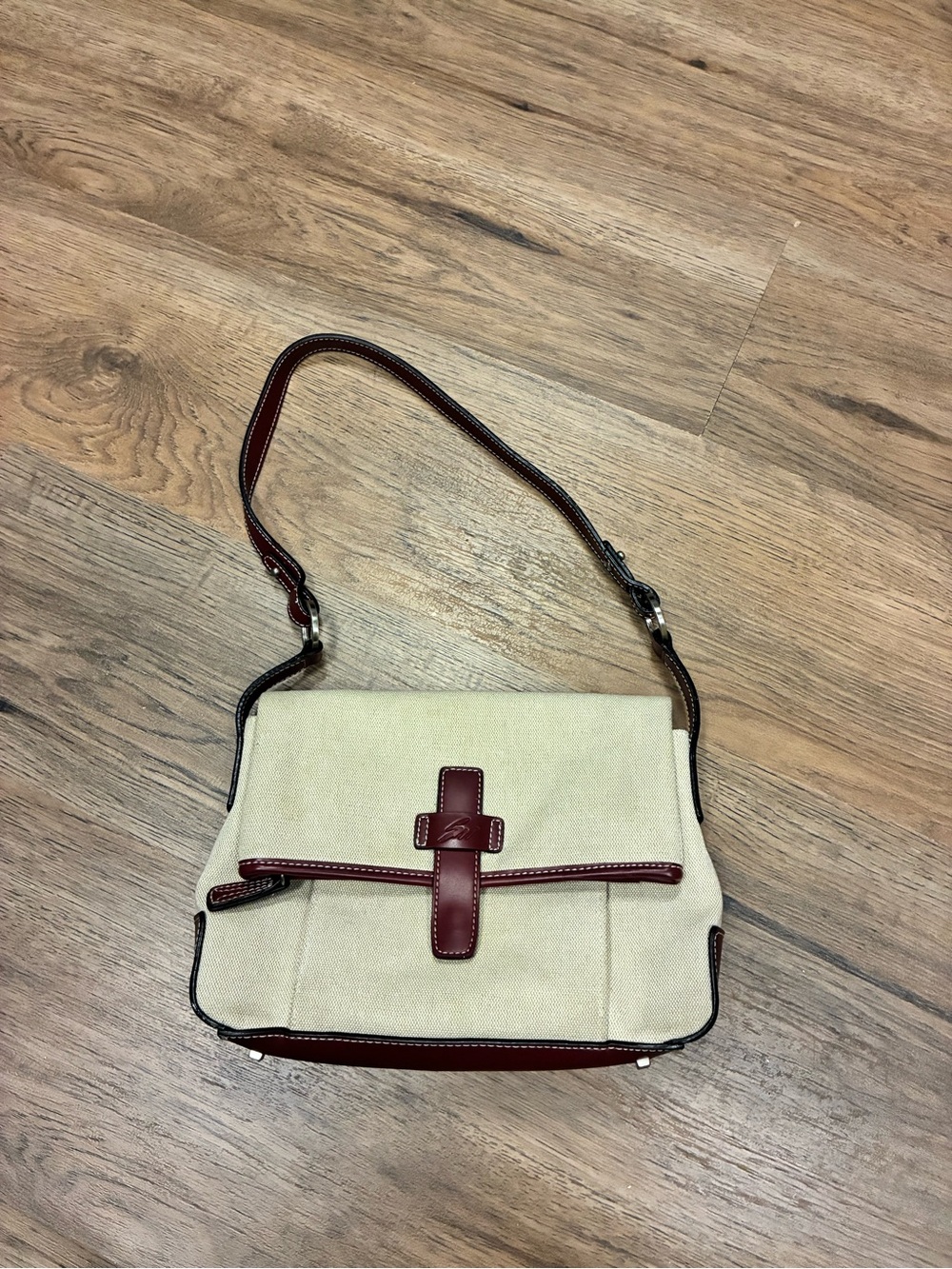 Stone Mountain Accessories Beige Canvas Shoulder Bag with Burgundy Leather Trim